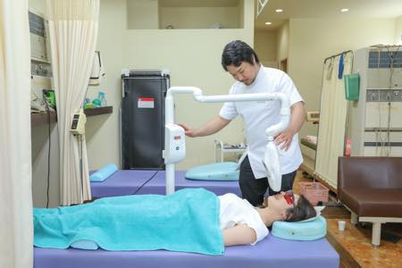 西が丘整骨院　セルフホワイトニングの様子